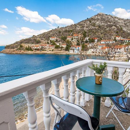 Cozy Apartment In Starigrad With House Sea View Eksteriør billede