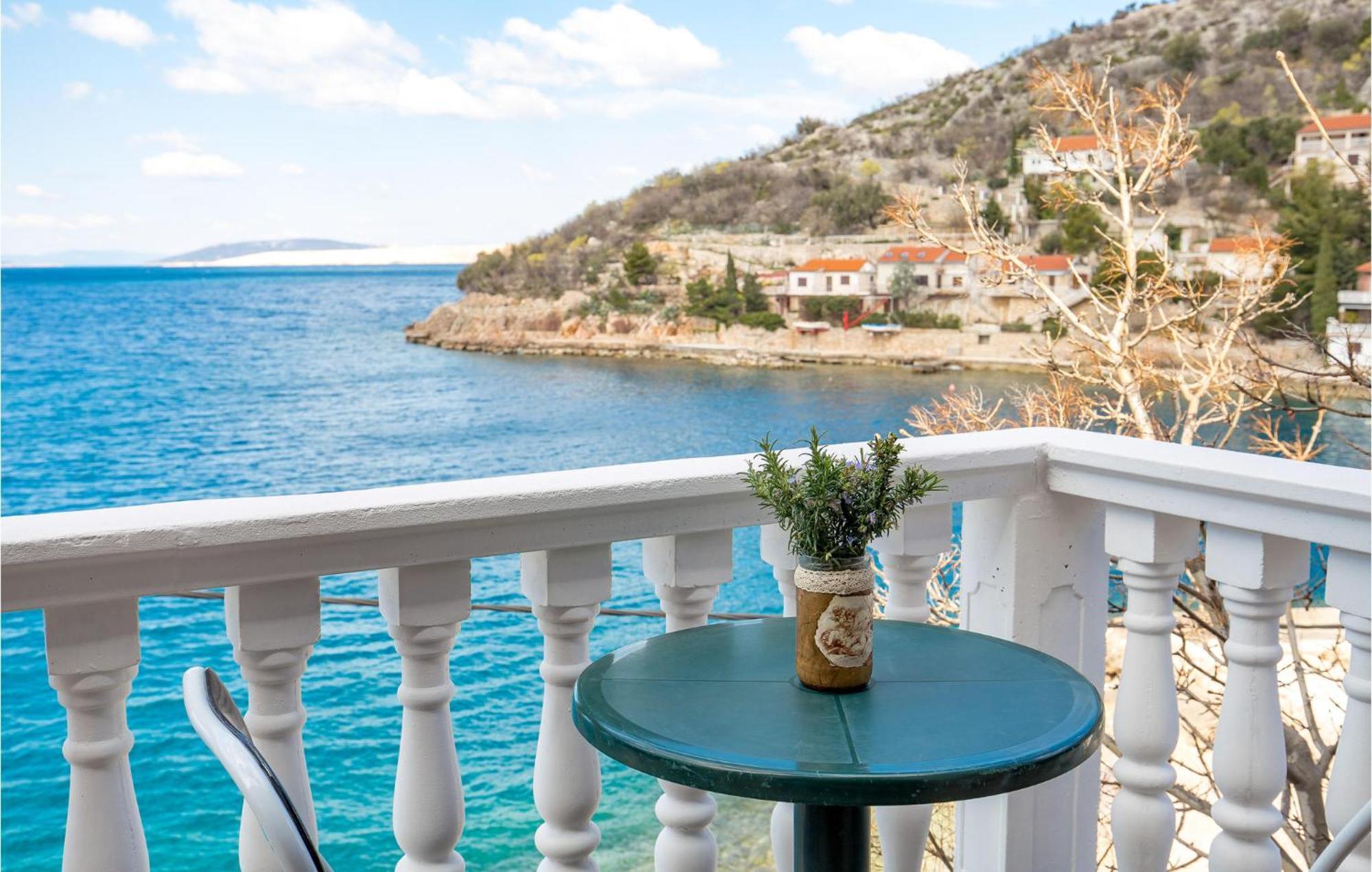 Cozy Apartment In Starigrad With House Sea View Eksteriør billede