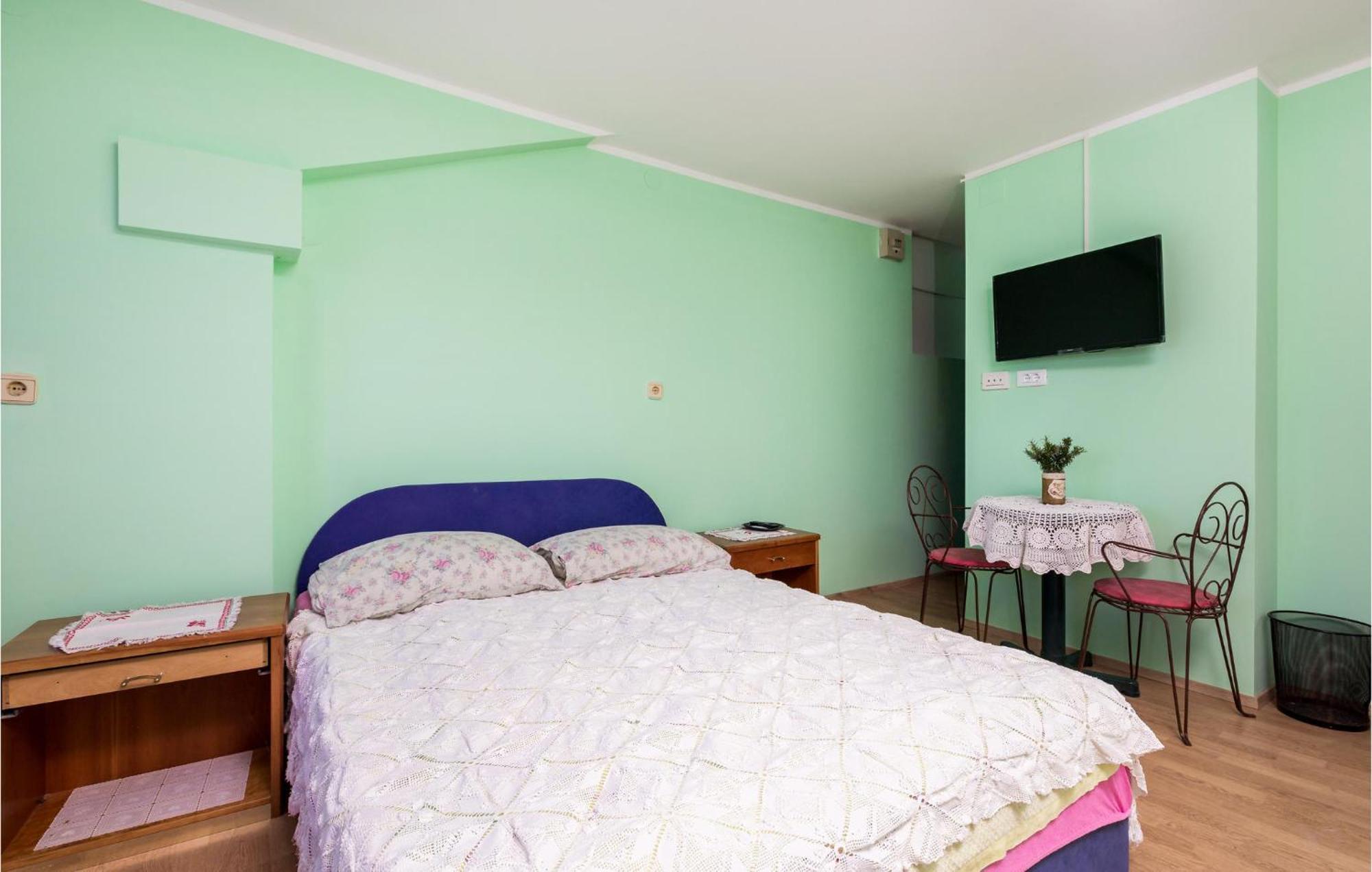 Cozy Apartment In Starigrad With House Sea View Eksteriør billede